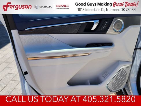 New 2026 Buick Enclave Avenir w/ Super Cruise Package AWD/4WD image 13