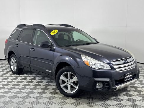 Used 2013 Subaru Outback 2.5i Limited w/ Moonroof Pkg image 2