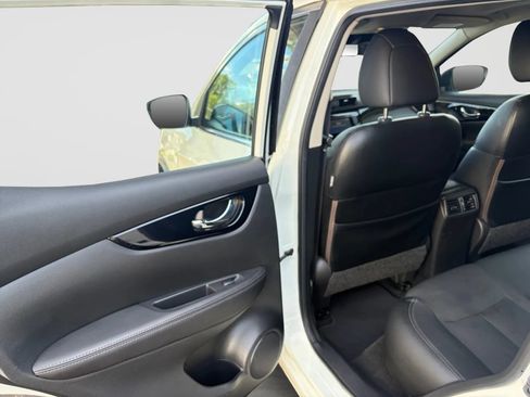 Used 2017 Nissan Rogue Sport SL w/ SL Premium Package AWD/4WD image 14