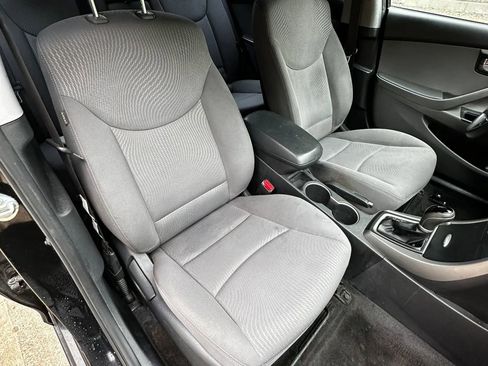 Used 2015 Hyundai Elantra SE FWD image 24