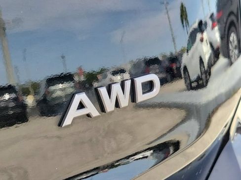 Used 2025 Nissan Rogue SV AWD/4WD image 15