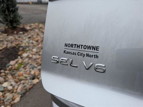 Used 2023 Volkswagen Atlas Cross Sport SEL Premium R-Line image 24