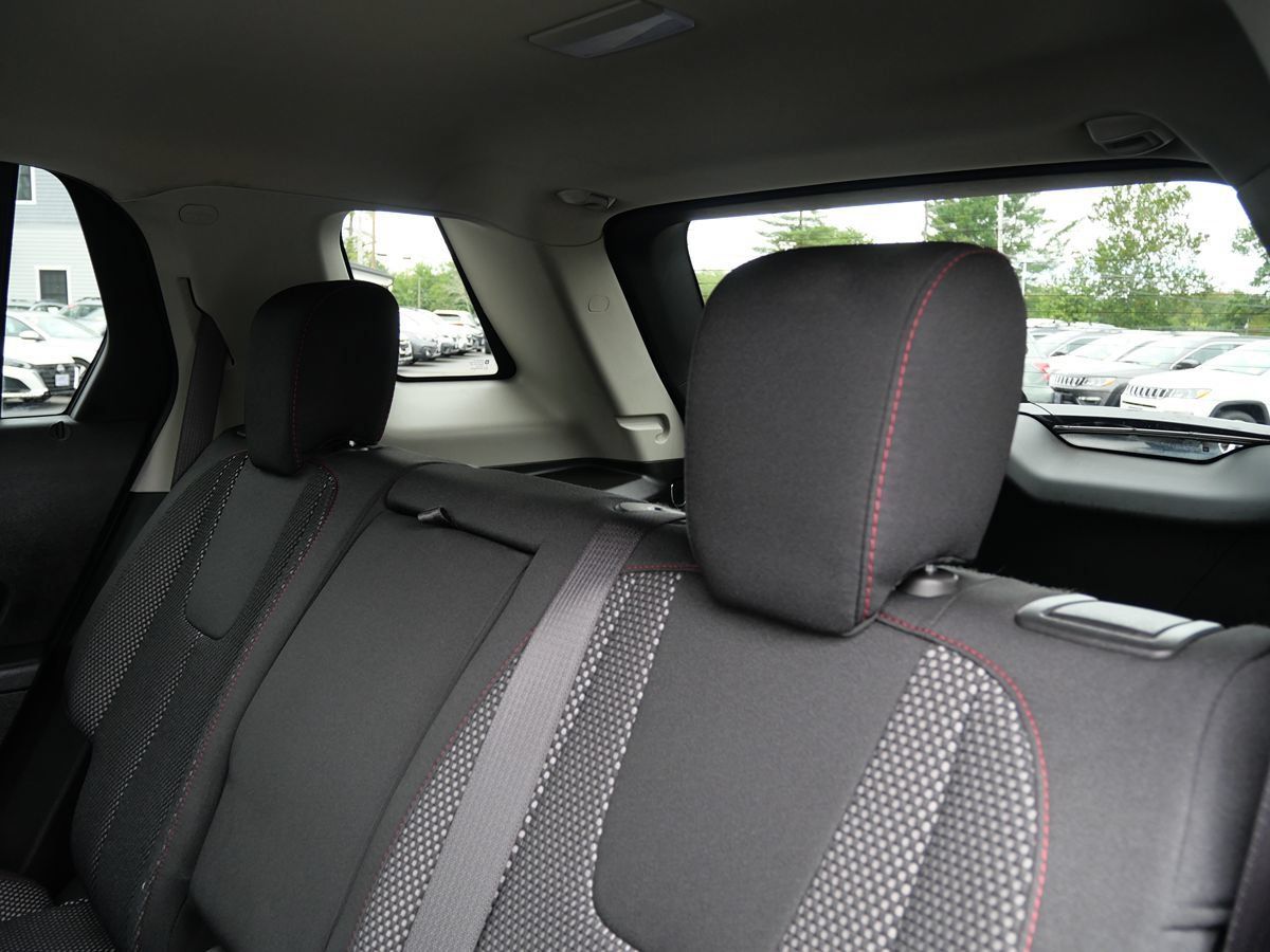 Used 2017 GMC Terrain SLE w/ Convenience Package AWD/4WD image 21