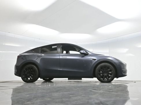 Used 2021 Tesla Model Y Long Range image 49