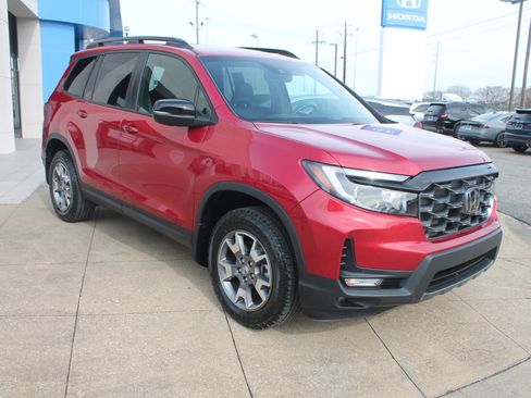 Used 2023 Honda Passport TrailSport image 1