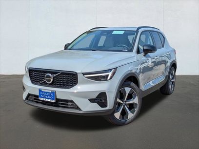 New 2026 Volvo XC40 B5 Plus w/ Climate Package
