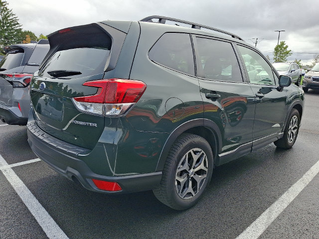 Certified 2023 Subaru Forester Premium AWD/4WD image 6