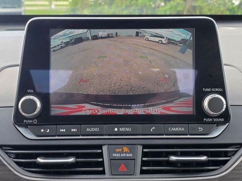 Used 2024 Nissan Altima 2.5 SV FWD image 29