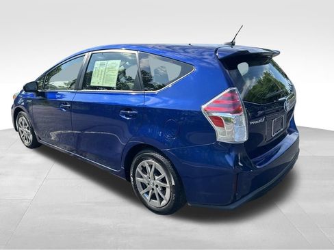 Used 2017 Toyota Prius V Three FWD image 3