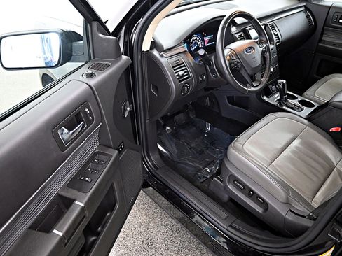 Used 2019 Ford Flex SEL w/ Equipment Group 202A image 4
