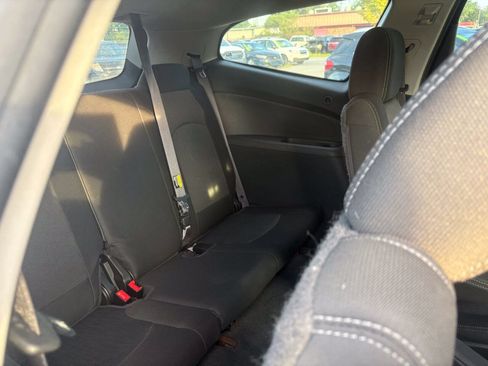 Used 2015 Chevrolet Traverse LT w/ Style and Technology Package FWD image 8
