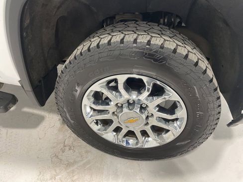 Used 2024 Chevrolet Silverado 2500 LTZ image 7