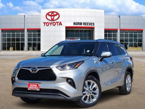 Used 2023 Toyota Highlander Limited FWD image 1