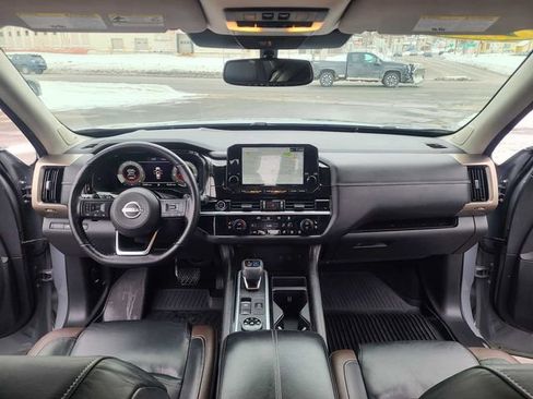 Used 2022 Nissan Pathfinder Platinum w/ Cargo Package image 11