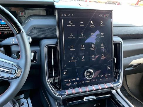 Used 2025 GMC Yukon AT4 Ultimate w/ LPO, Floor Liner Package AWD/4WD image 15