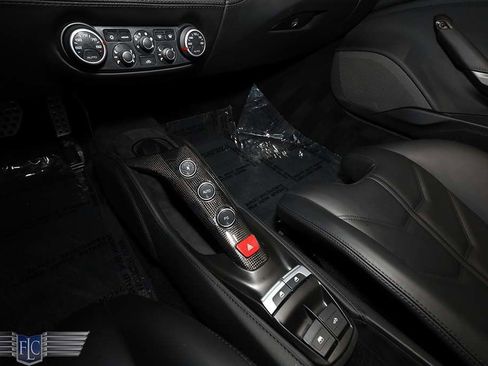 Used 2018 Ferrari 488 Spider image 33