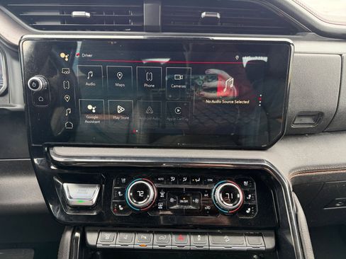 Used 2024 GMC Sierra 2500 AT4 image 19