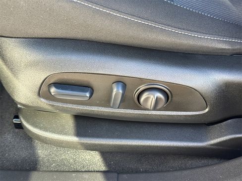 Used 2023 Chevrolet Blazer LT image 25