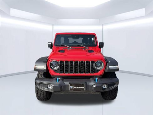 Used 2025 Jeep Wrangler Unlimited Rubicon 4xe w/ Convenience Group AWD/4WD image 2