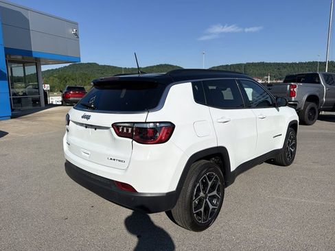 Used 2025 Jeep Compass Limited AWD/4WD image 4