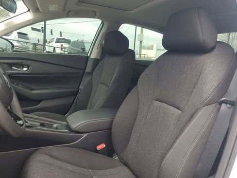 Certified 2025 Honda Accord SE image 11