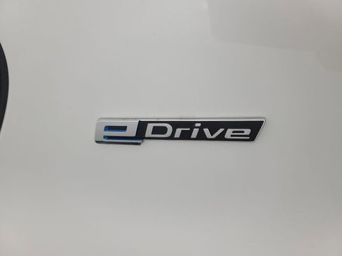 Used 2017 BMW X5 xDrive40e image 10