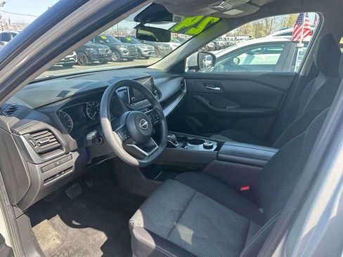 Used 2024 Nissan Rogue SV image 14