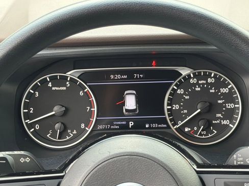 Used 2023 Nissan Rogue SV image 16