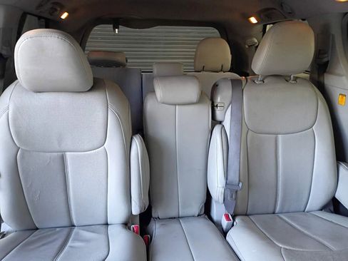 Used 2011 Toyota Sienna LE FWD image 15