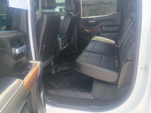 Used 2021 Chevrolet Silverado 1500 High Country w/ Technology Package AWD/4WD image 12