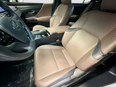 Used 2022 Lexus ES 300h w/ Premium Package FWD image 12
