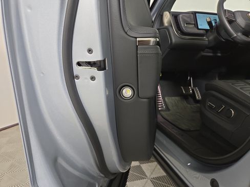 Used 2023 Rivian R1T Adventure AWD/4WD image 30