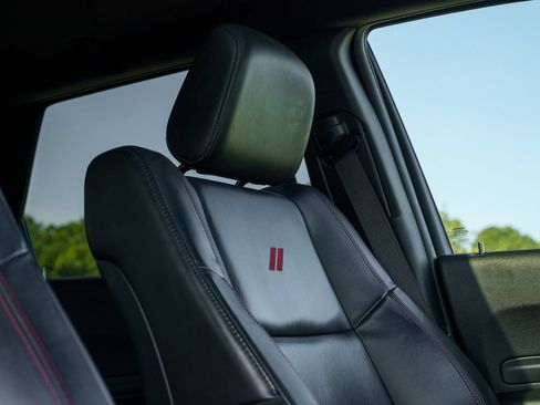 Used 2024 Dodge Durango GT RWD image 13