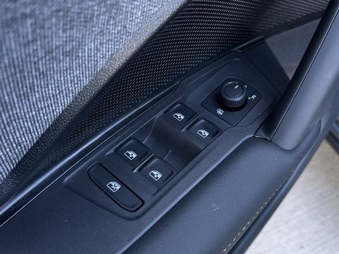 New 2025 Volkswagen Tiguan S image 10