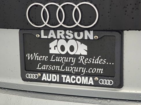 Used 2024 Audi Q8 Prestige w/ Prestige Package image 31