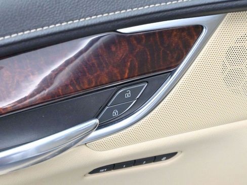 Used 2019 Cadillac XT5 Luxury FWD image 11