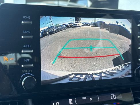 Used 2021 Toyota Sienna XLE w/ XLE Plus Package image 27