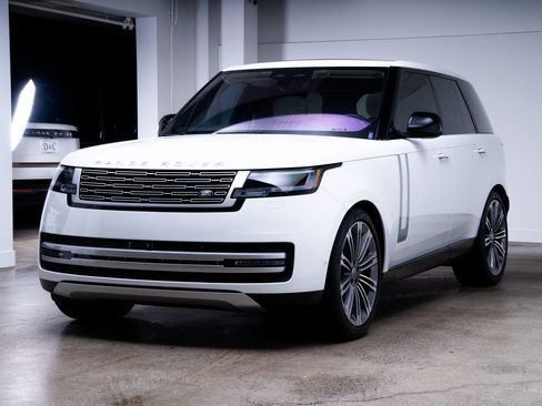 Used 2023 Land Rover Range Rover Autobiography AWD/4WD image 3