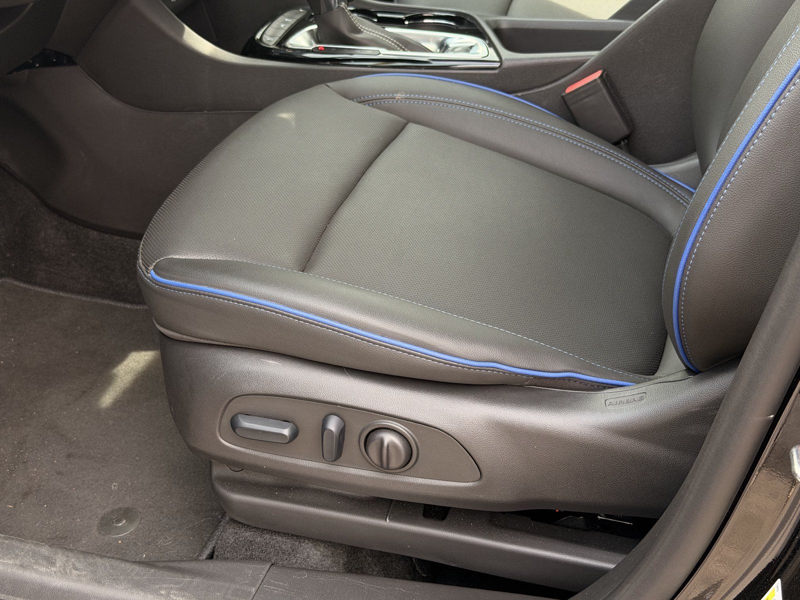 Used 2025 Buick Encore GX Sport Touring w/ Comfort Package FWD image 15