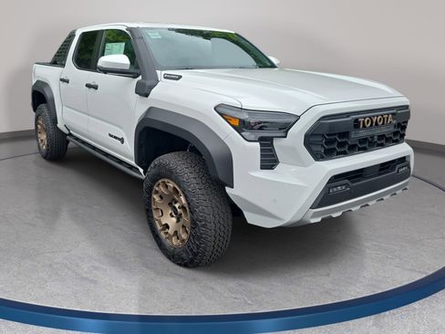 New 2026 Toyota Tacoma 4x4 Double Cab Hybrid image 3