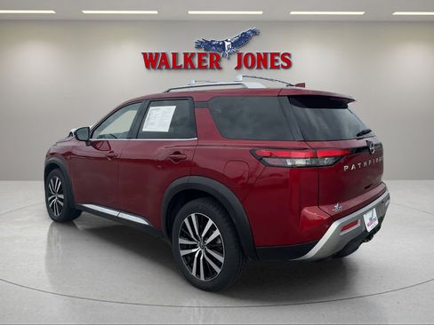 Used 2023 Nissan Pathfinder Platinum AWD/4WD image 5