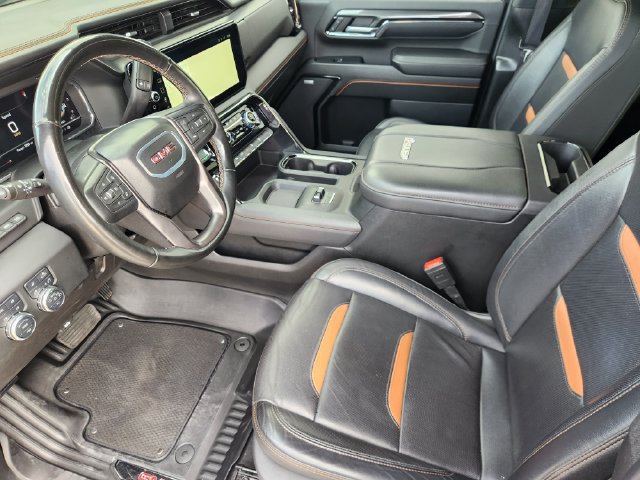 Used 2024 GMC Sierra 2500 AT4 w/ AT4 Premium Plus Package AWD/4WD image 4