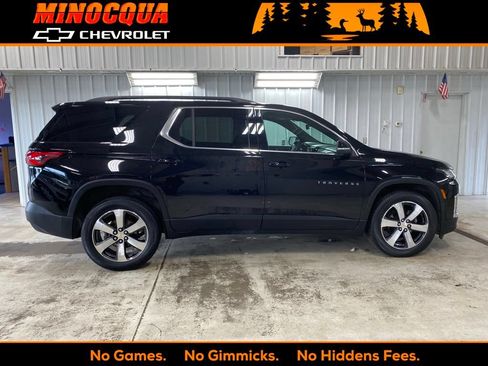 Used 2023 Chevrolet Traverse LT w/ LT Premium Package AWD/4WD image 1