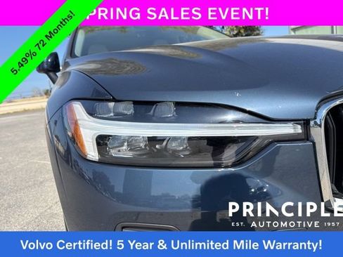 Certified 2023 Volvo XC60 B5 Core image 14