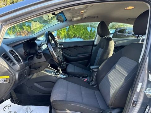 Used 2017 Kia Forte S FWD image 16