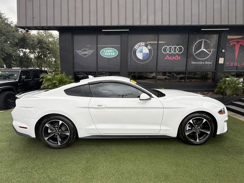 Used 2020 Ford Mustang Coupe RWD image 8
