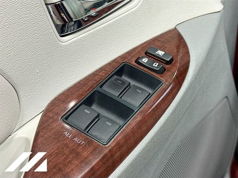 Used 2014 Toyota Sienna XLE w/ Entertainment Package image 20