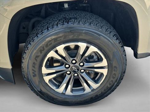 Used 2022 Chevrolet Colorado Z71 w/ Safety Package RWD image 30