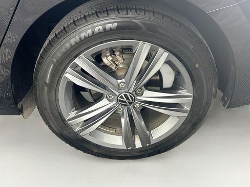 Used 2024 Volkswagen Jetta SE FWD image 11