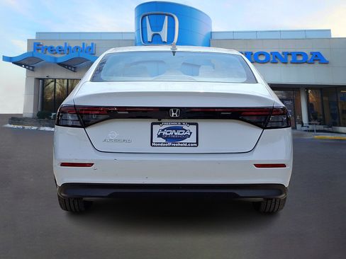 Used 2023 Honda Accord EX image 6